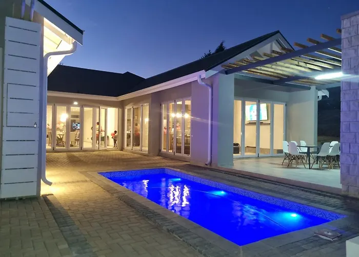 Villa 206 Clarens Golf Estate