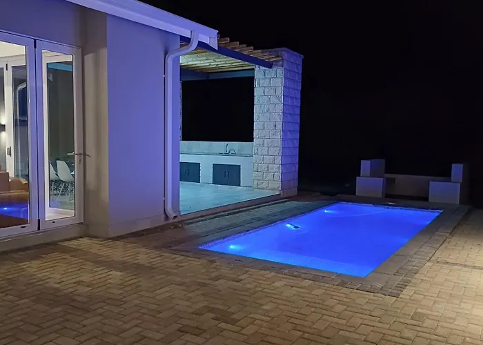Villa 206 Clarens Golf Estate